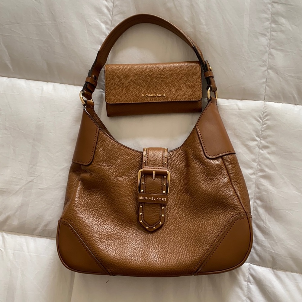 Michael kors shoulder bag with matching wallet